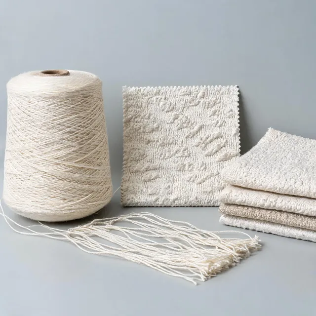 Featured yarn and fabric and yarn and fabric specimen set